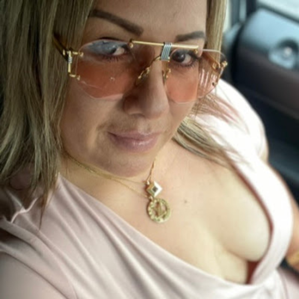Meet your Posher, Monica